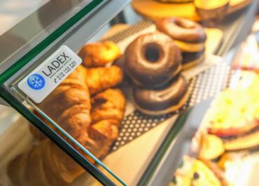 Dlaczego szafa chłodnicza w cukierni jest tak ważna?