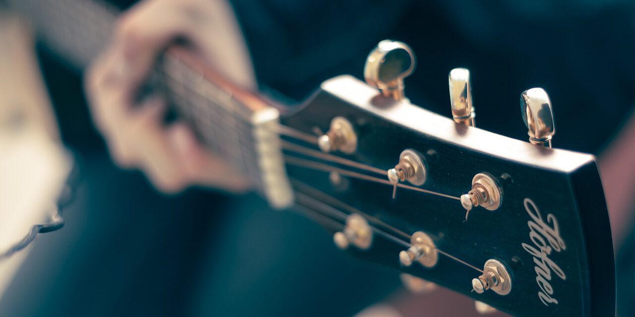 Jaka gitara dla początkującego muzyka?