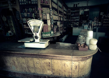 Wyposażenie sklepu spożywczego – dodatkowe akcesoria.